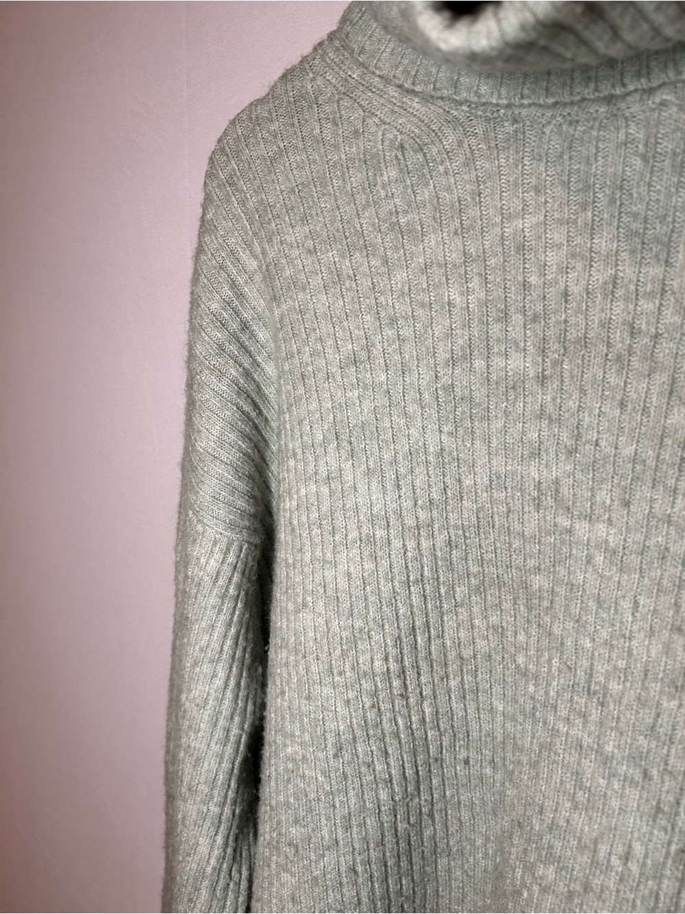 H&M Sage Grey Oversized Ribbed Turtleneck Sweater - Size M - Picture 3 of 6